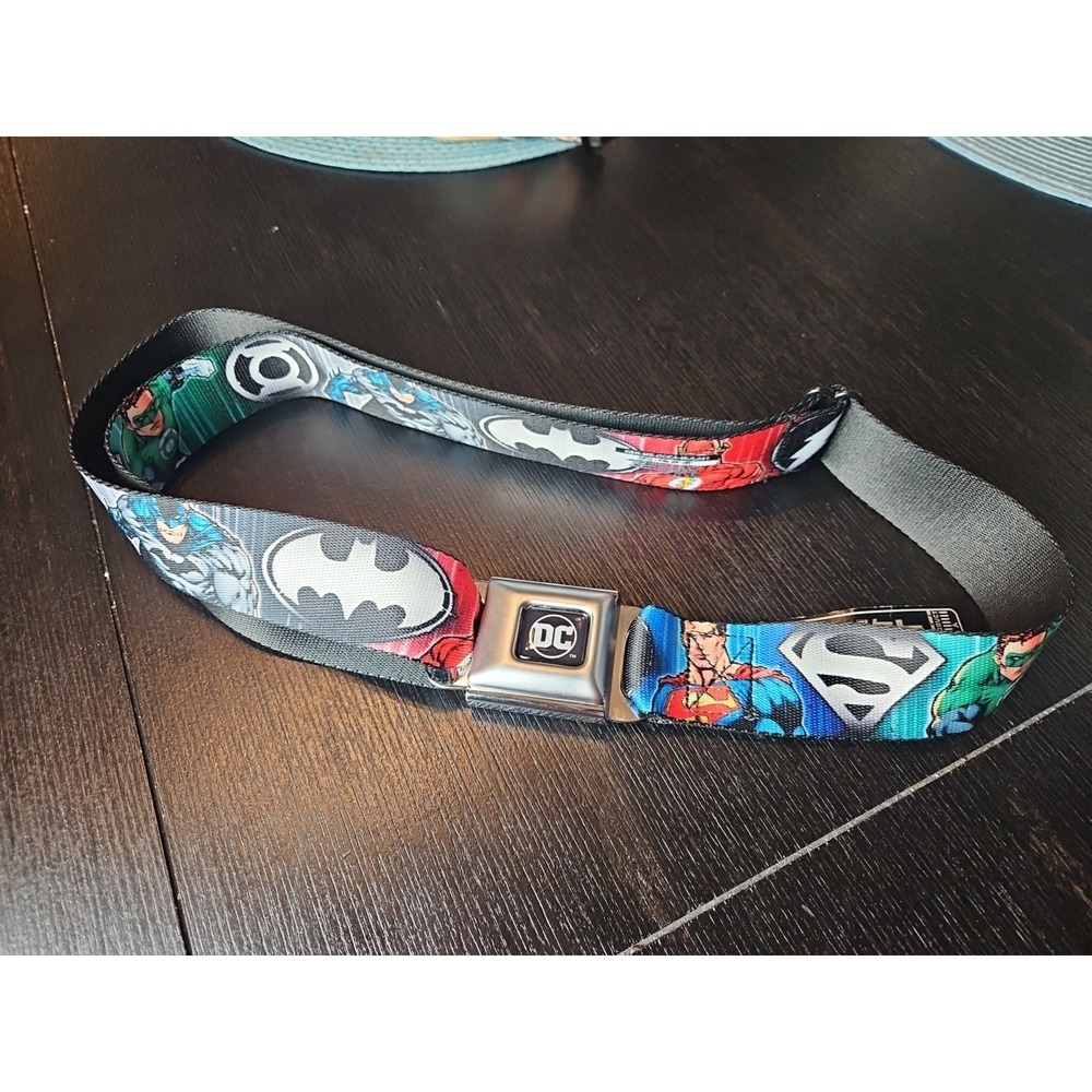 DC Comics Super HerosBuckle-Down 24"-38" Adjustable Seat‎ Belt New With Tags